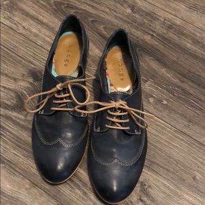 Women’s Blue Hinge Lace Up Oxford Shoes
